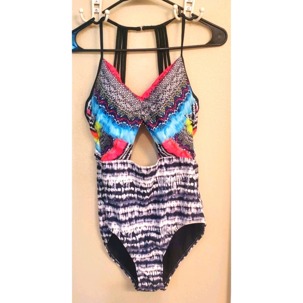 NWOT No Boundaries size M 7/9 Tie dye bathing suit